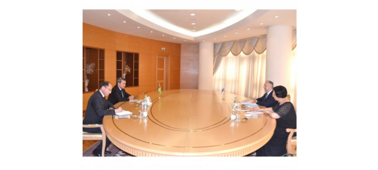 A MEETING WAS HELD AT THE MINISTRY OF FOREIGN AFFAIRS OF TURKMENISTAN WITH THE NEW REPRESENTATIVE OF THE ASIAN BANK OF DEVELOPMENT